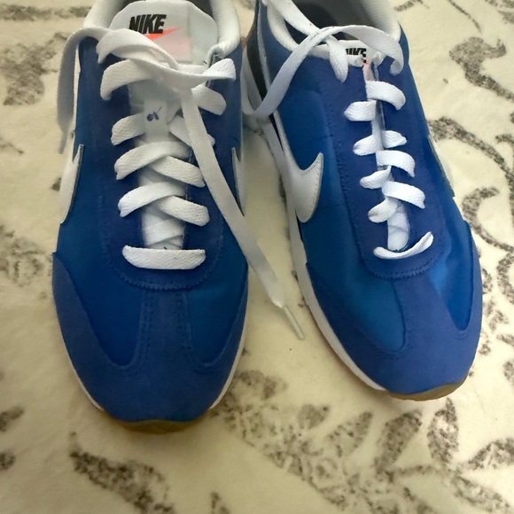 Nike Pacific Sneaker - Women's Retro Sneaker - Picture 6 of 11